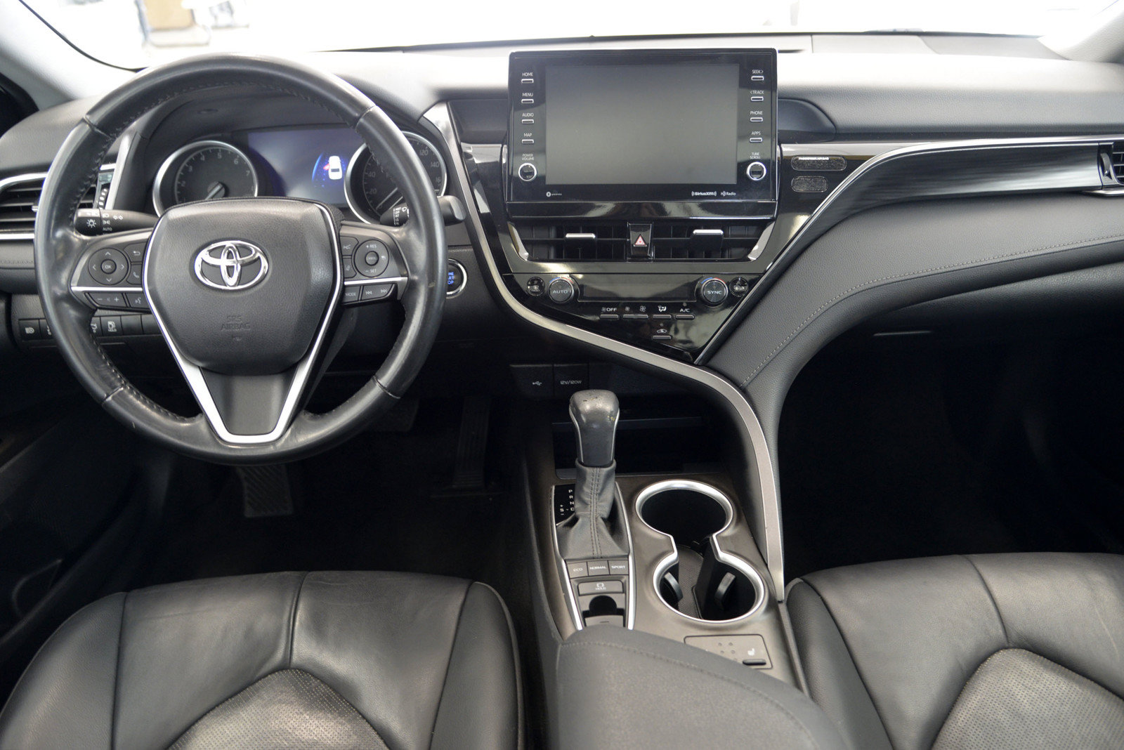 Used 2023 Toyota Camry XLE FWD image 30