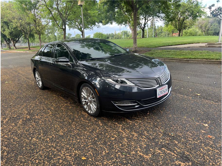 Used 2013 Lincoln MKZ image 3