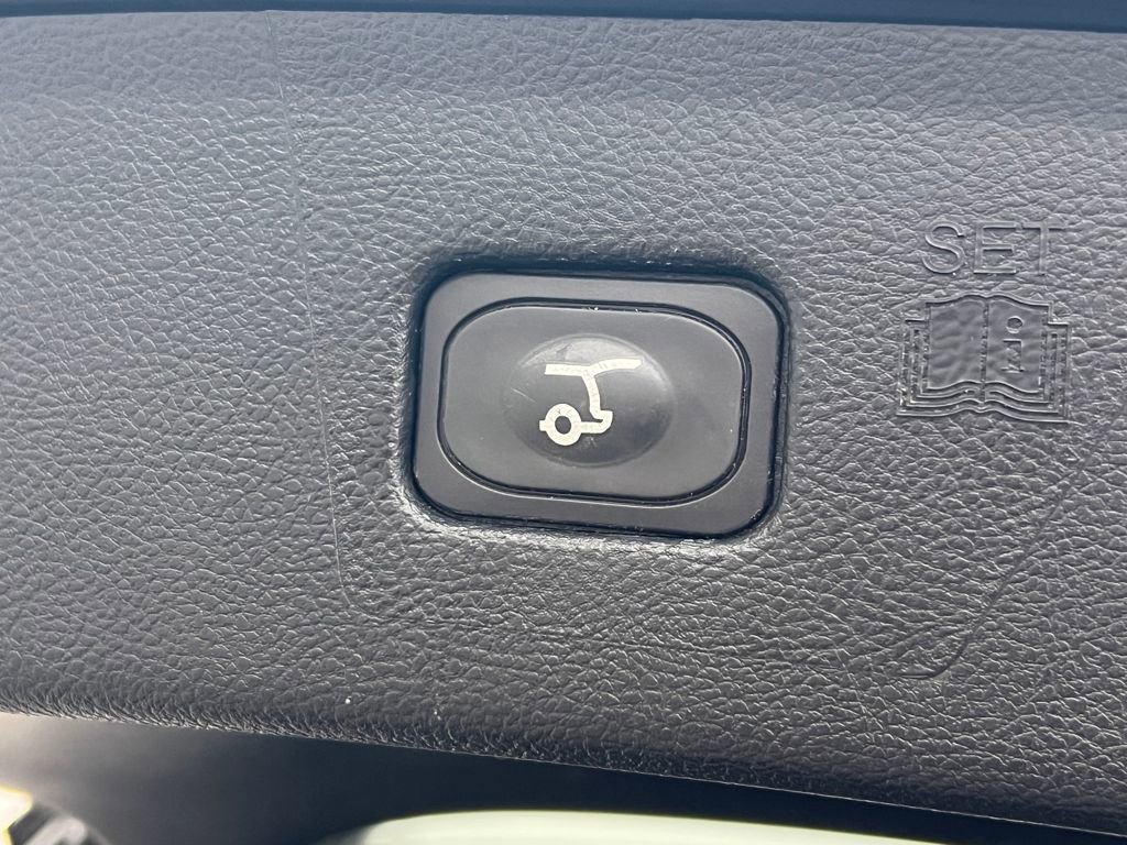 Used 2022 Ford Edge SEL w/ Sport Appearance Package image 18