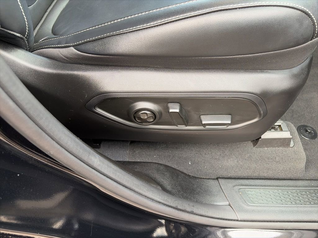 Used 2023 Jeep Grand Cherokee Limited image 15