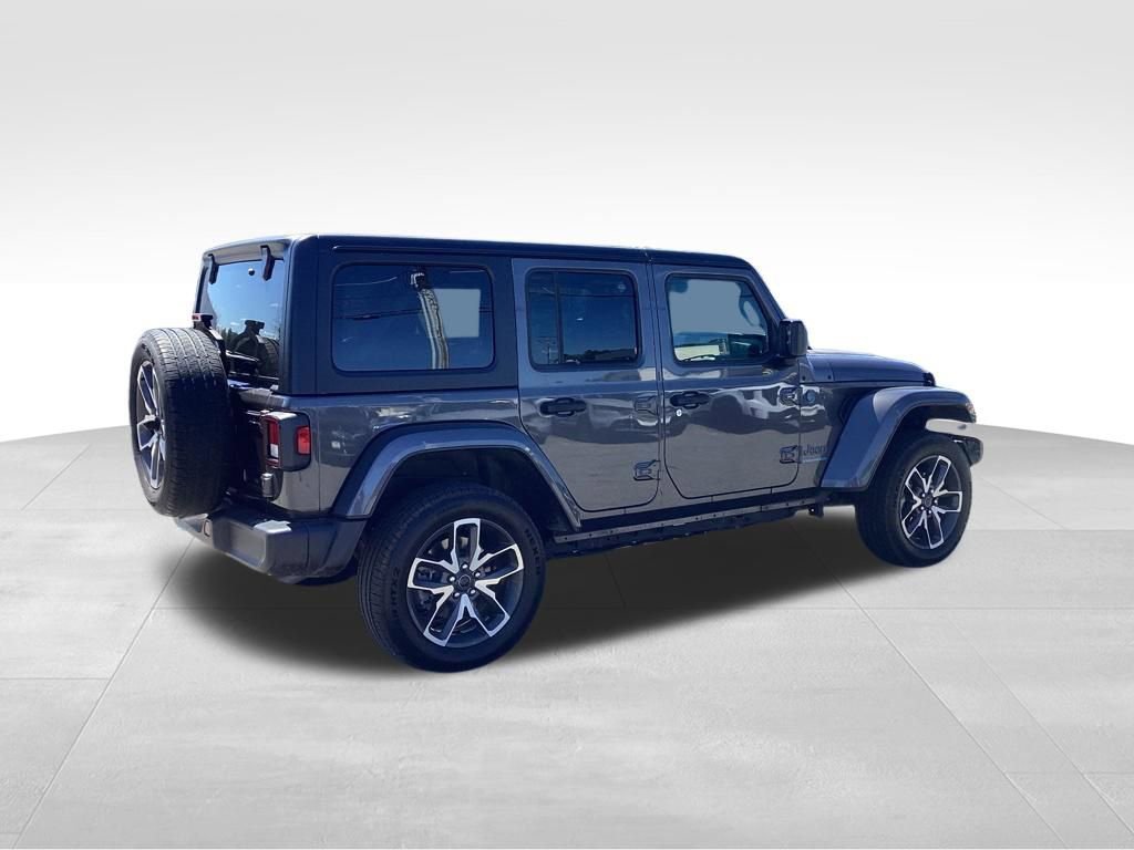 Used 2024 Jeep Wrangler Unlimited AWD/4WD image 7