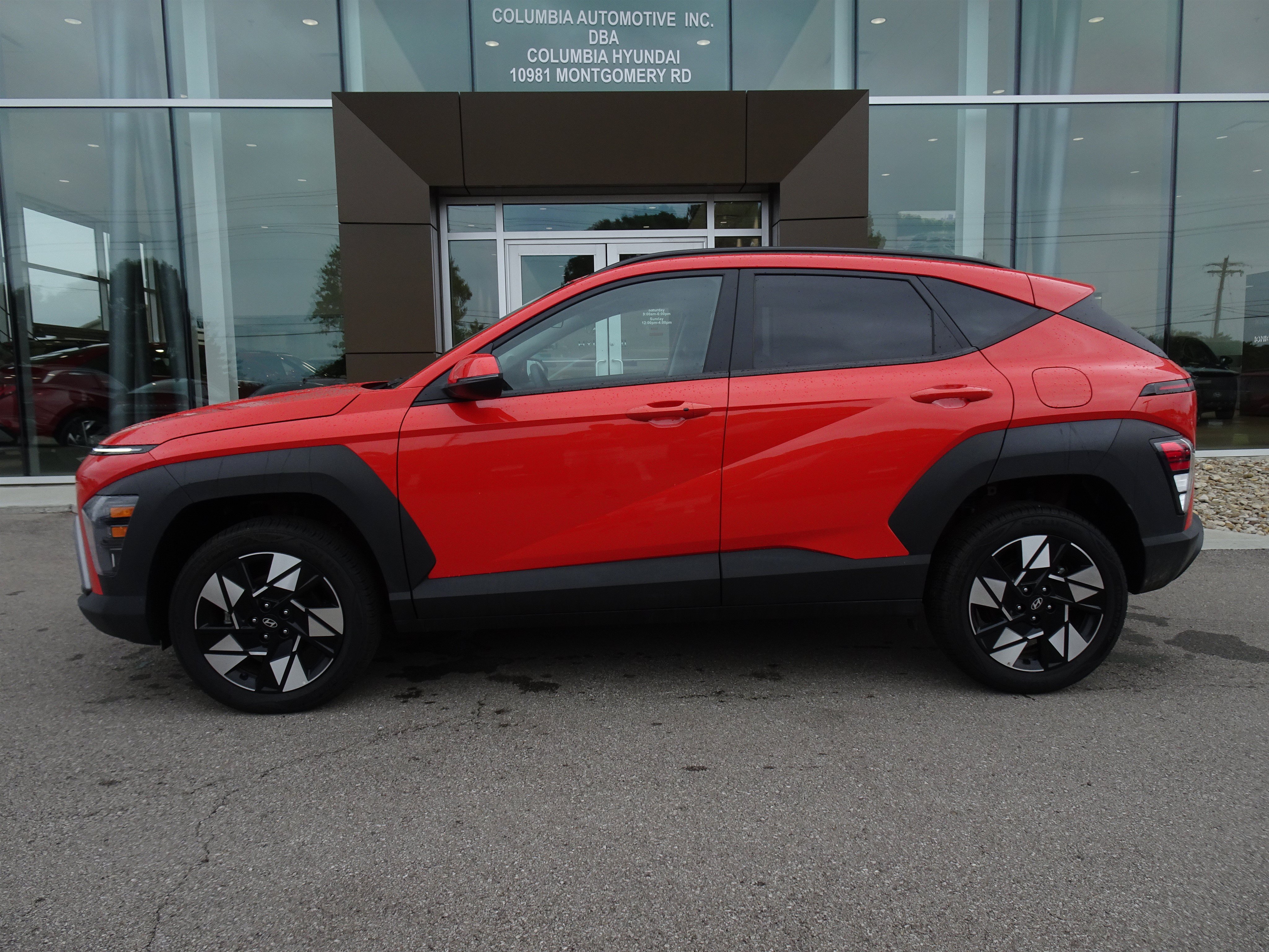 Used 2025 Hyundai Kona SEL AWD/4WD image 2