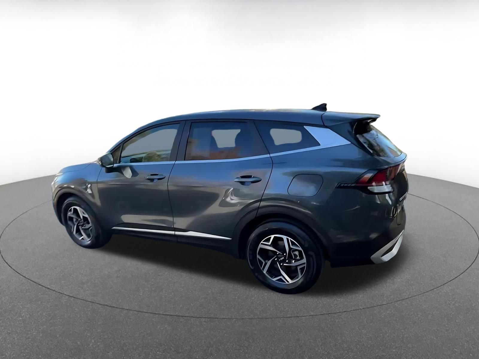 Used 2025 Kia Sportage LX image 10