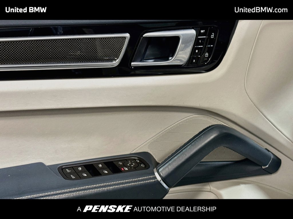 Used 2019 Porsche Cayenne AWD/4WD image 10