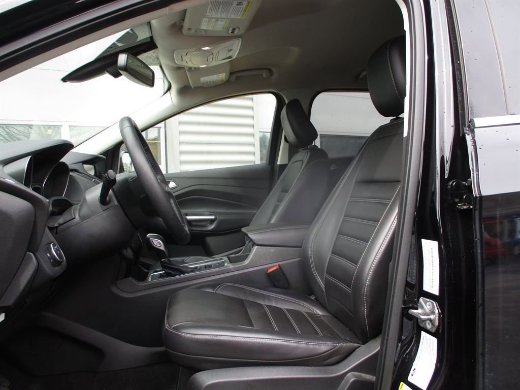Used 2019 Ford Escape Titanium image 15