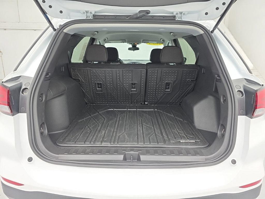 Used 2023 Chevrolet Equinox LT w/ LPO, Floor Liner Package AWD/4WD image 47