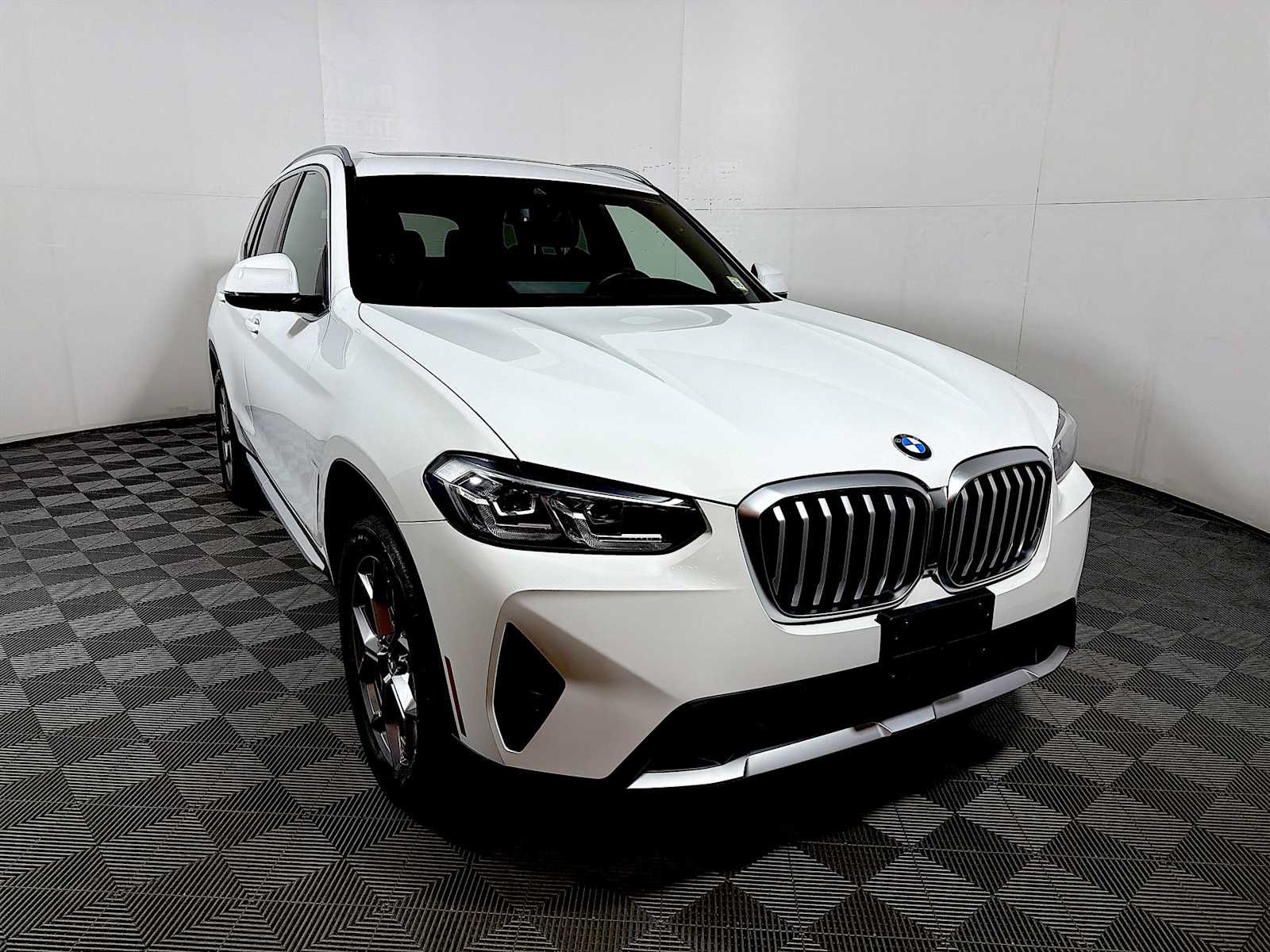 Certified 2023 BMW X3 xDrive30i w/ Premium Package AWD/4WD image 2