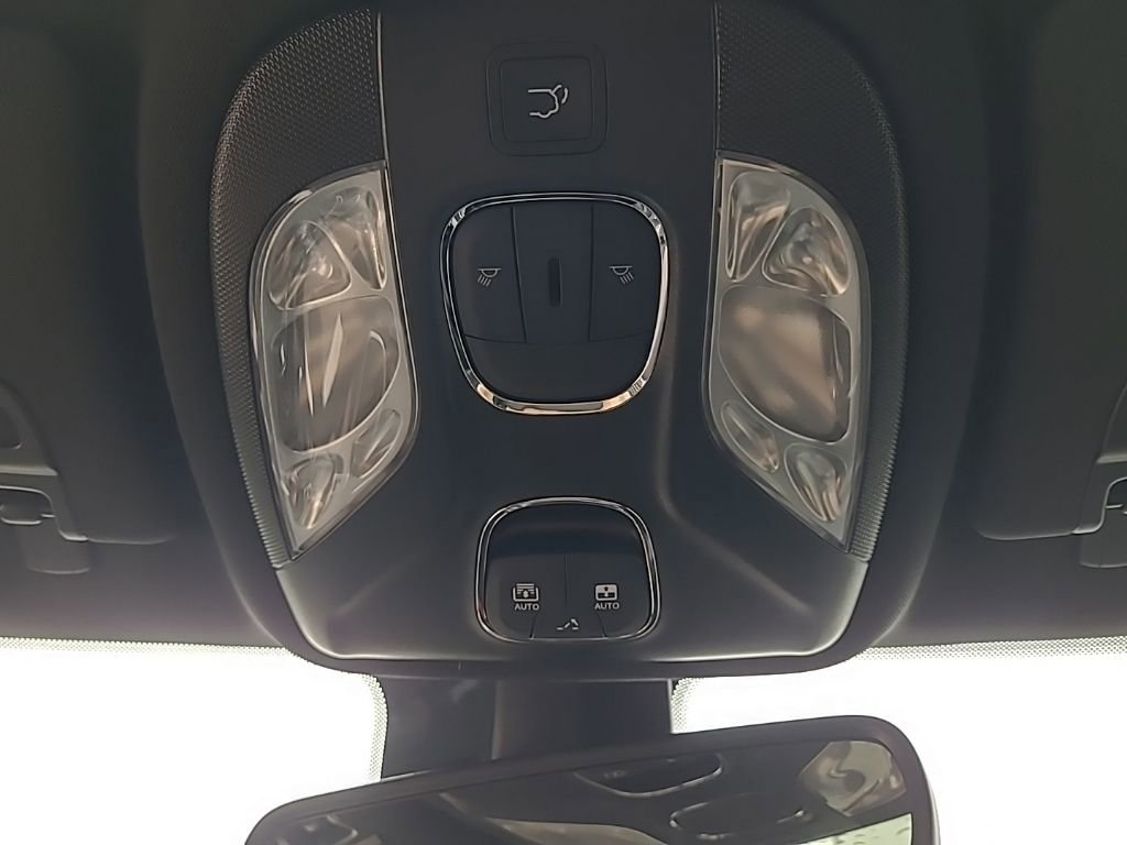 New 2026 Jeep Compass Latitude w/ Sun and Sound Group image 41