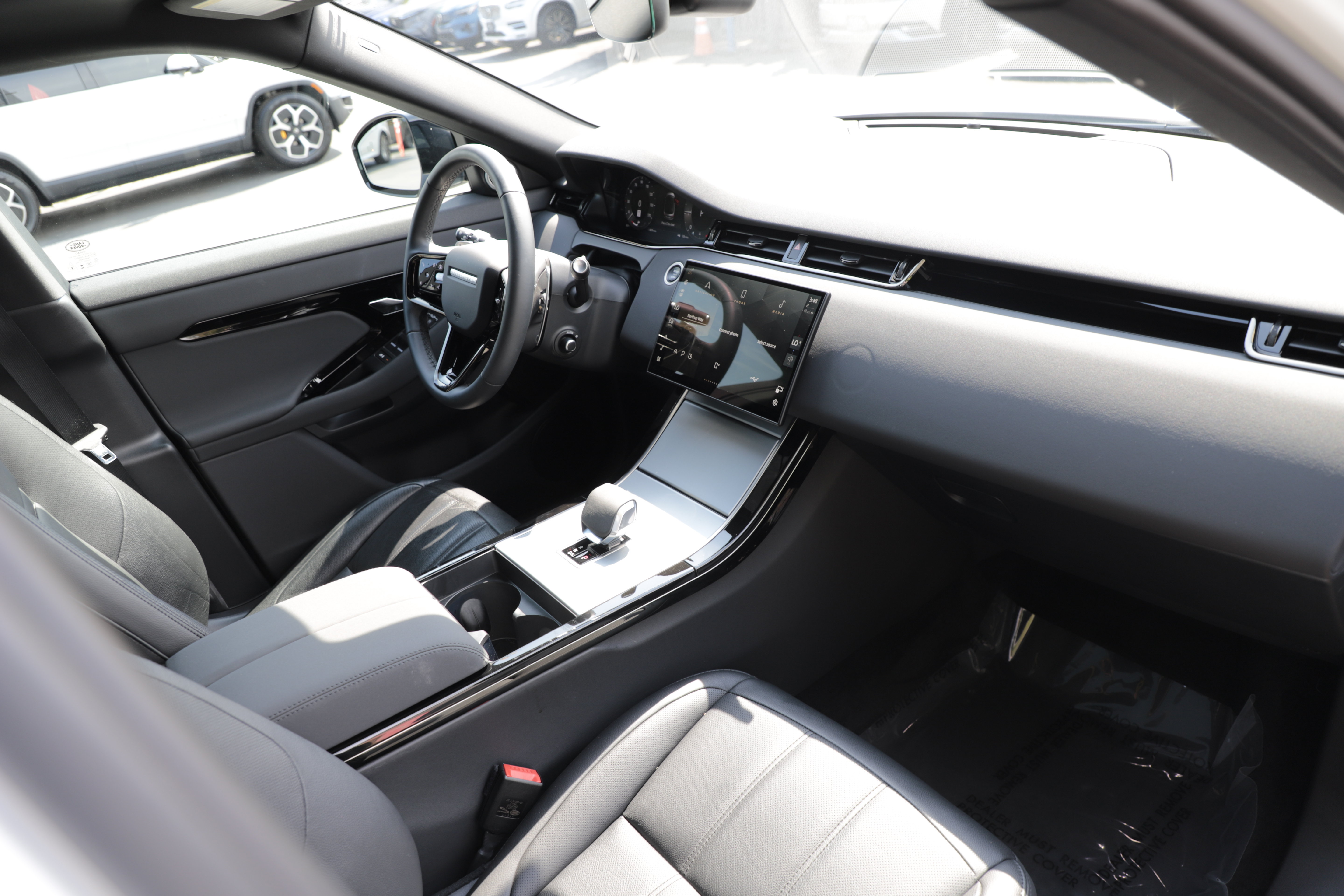 Used 2024 Land Rover Range Rover Evoque S AWD/4WD image 13