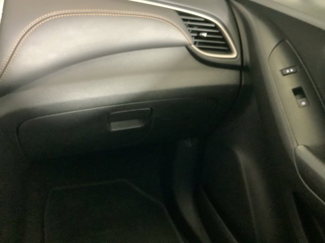 Used 2022 Chevrolet Trax LT w/ LT Convenience Package image 17