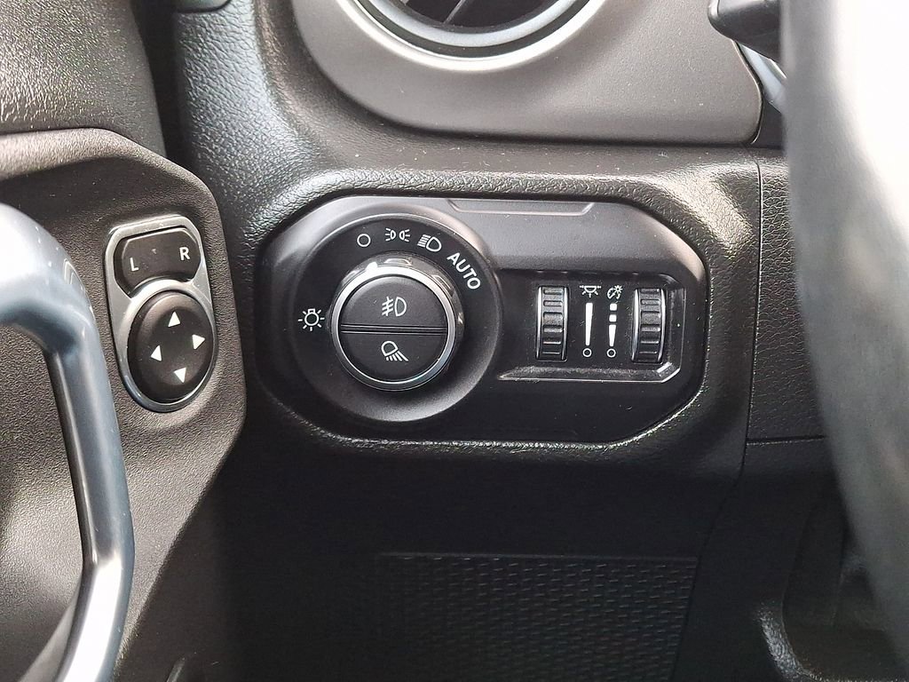 Used 2021 Jeep Gladiator Sport image 26