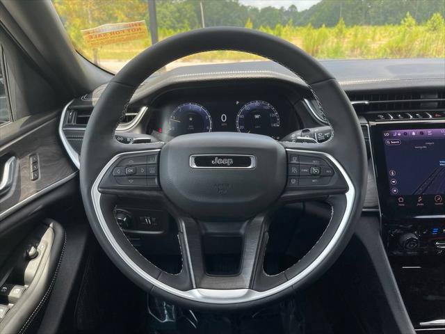 Certified 2025 Jeep Grand Cherokee Limited w/ Luxury Tech Group II AWD/4WD image 25