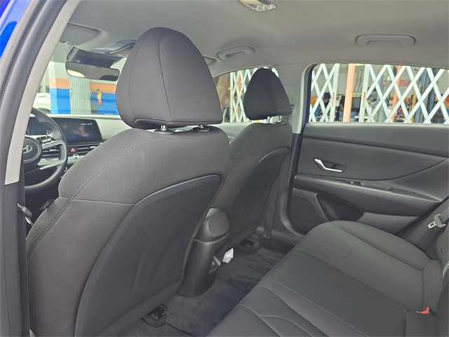 Used 2024 Hyundai Elantra Blue image 14