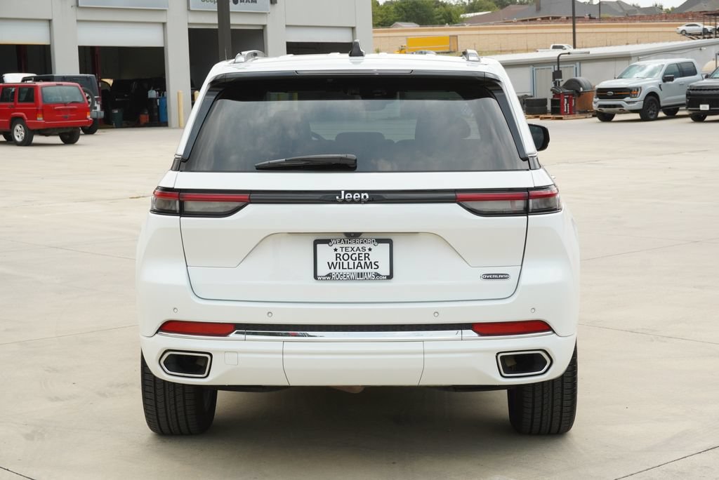 Used 2023 Jeep Grand Cherokee Overland RWD image 4