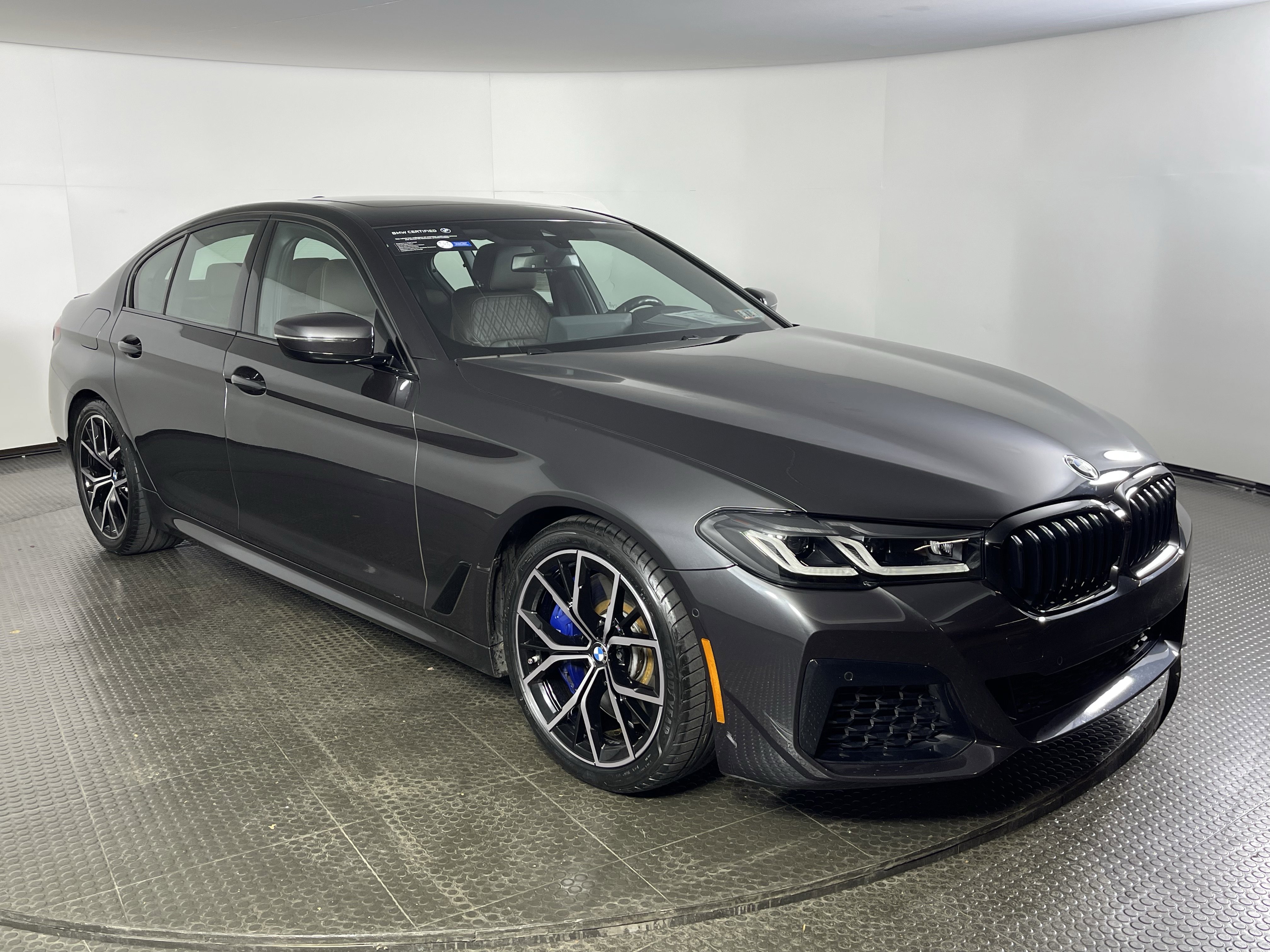 Certified 2022 BMW M550i xDrive w/ Dynamic Handling Package image 3