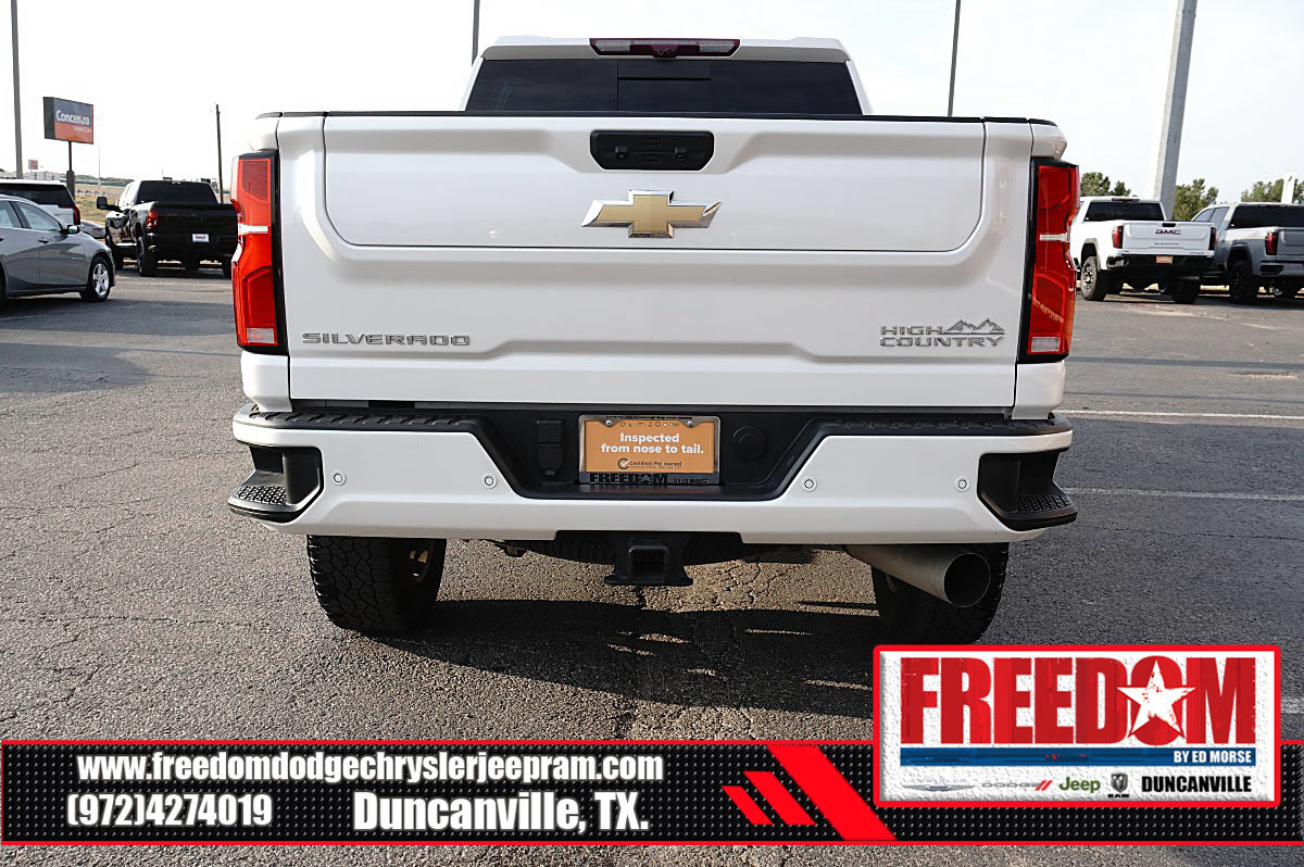 Used 2025 Chevrolet Silverado 2500 High Country w/ High Country Premium Package AWD/4WD image 4