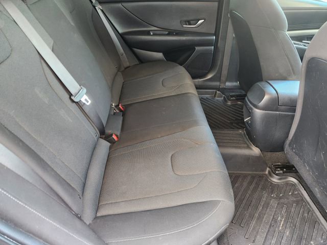 Used 2025 Hyundai Elantra SE image 30