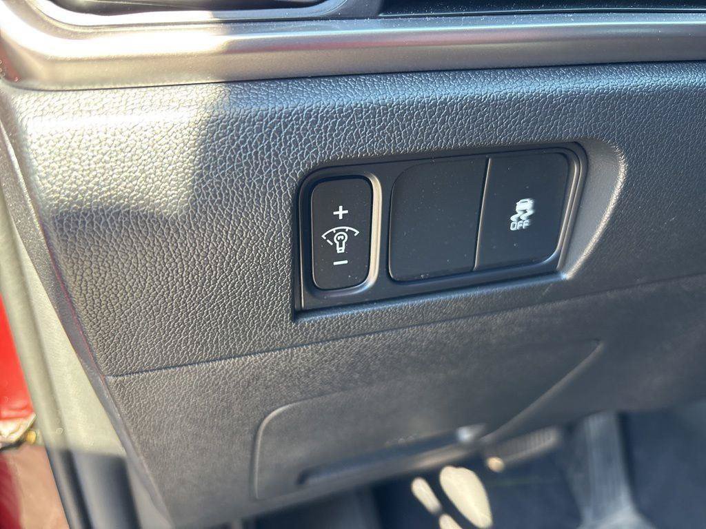 Used 2025 Kia Sorento LX FWD image 18