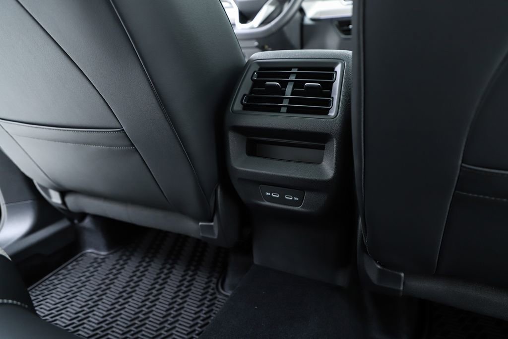 New 2026 Volkswagen Tiguan SE image 39