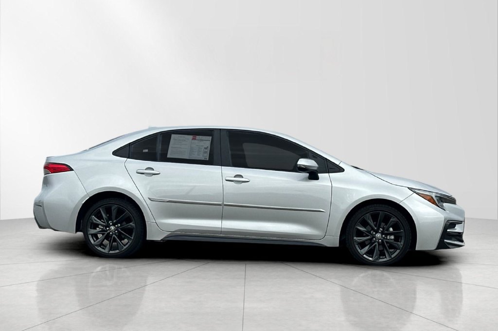 Used 2024 Toyota Corolla SE w/ SE Premium Package FWD image 7