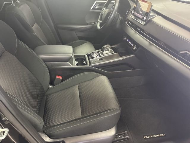Used 2024 Mitsubishi Outlander ES FWD image 10