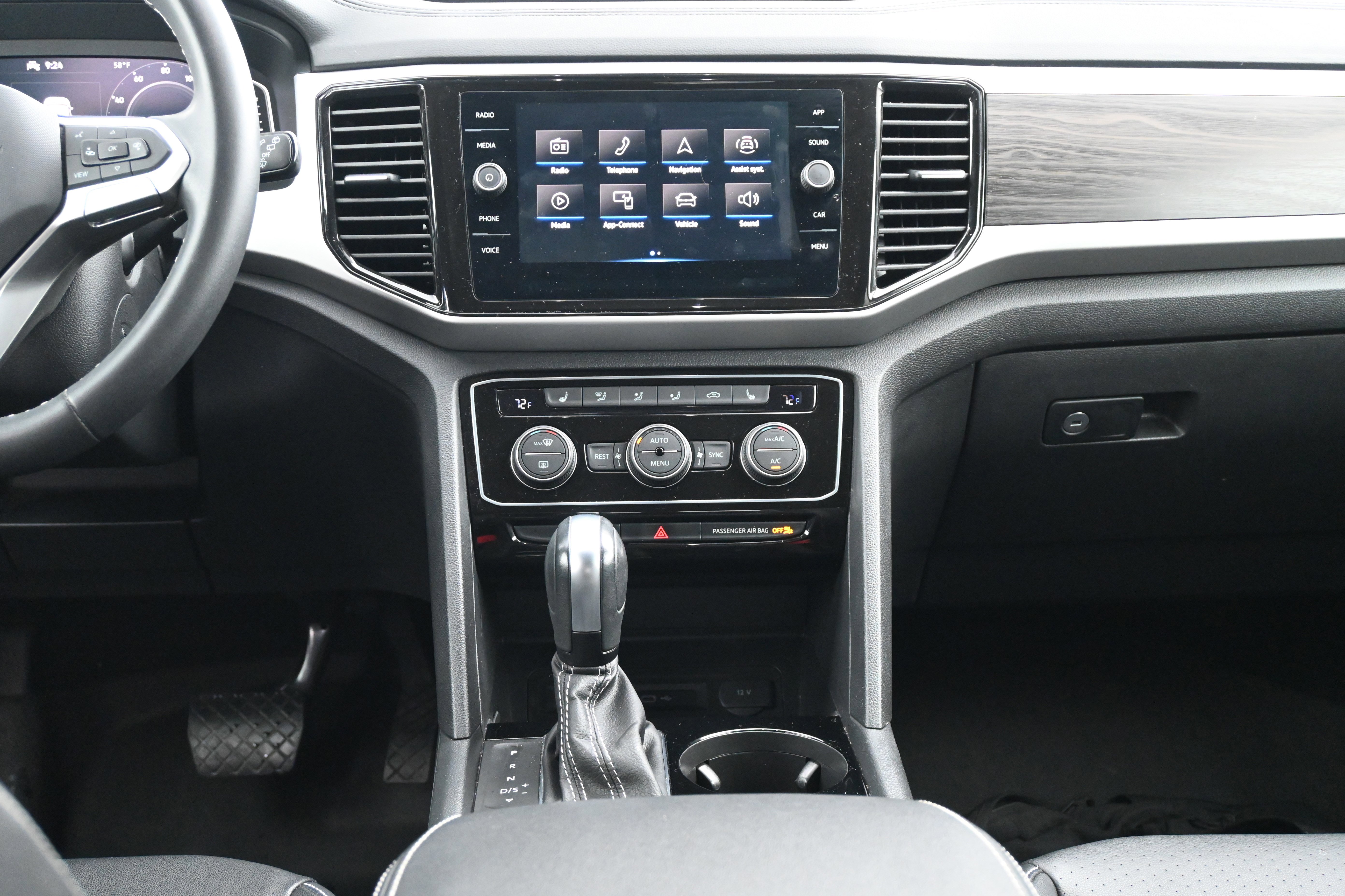 Used 2023 Volkswagen Atlas SE w/ Black Wheel Package image 32