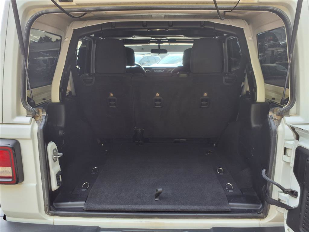 Used 2018 Jeep Wrangler Unlimited Sahara w/ Cold Weather Group image 25