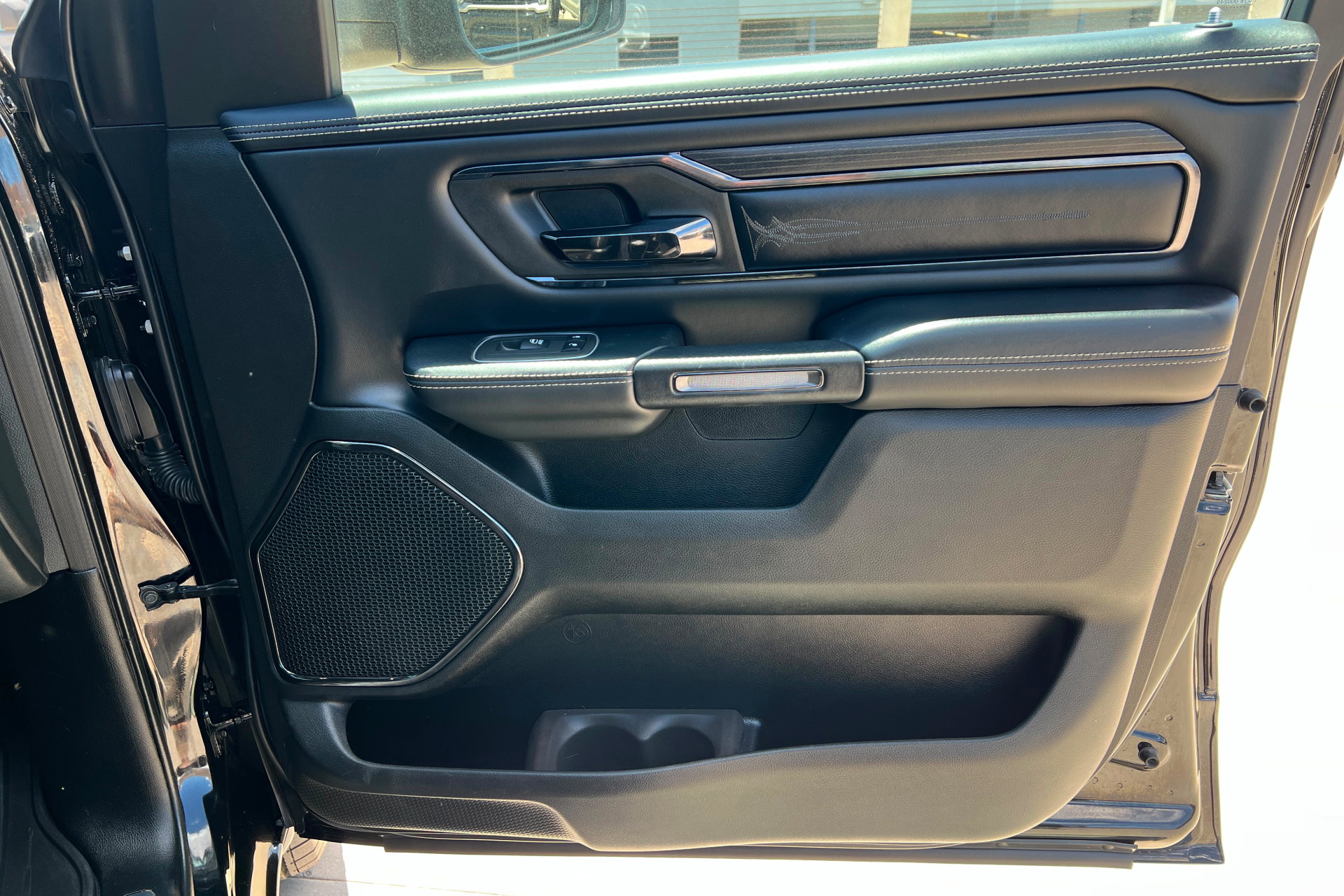 Used 2022 RAM 1500 Limited AWD/4WD image 22