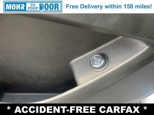 Used 2018 Chevrolet Traverse LT image 12