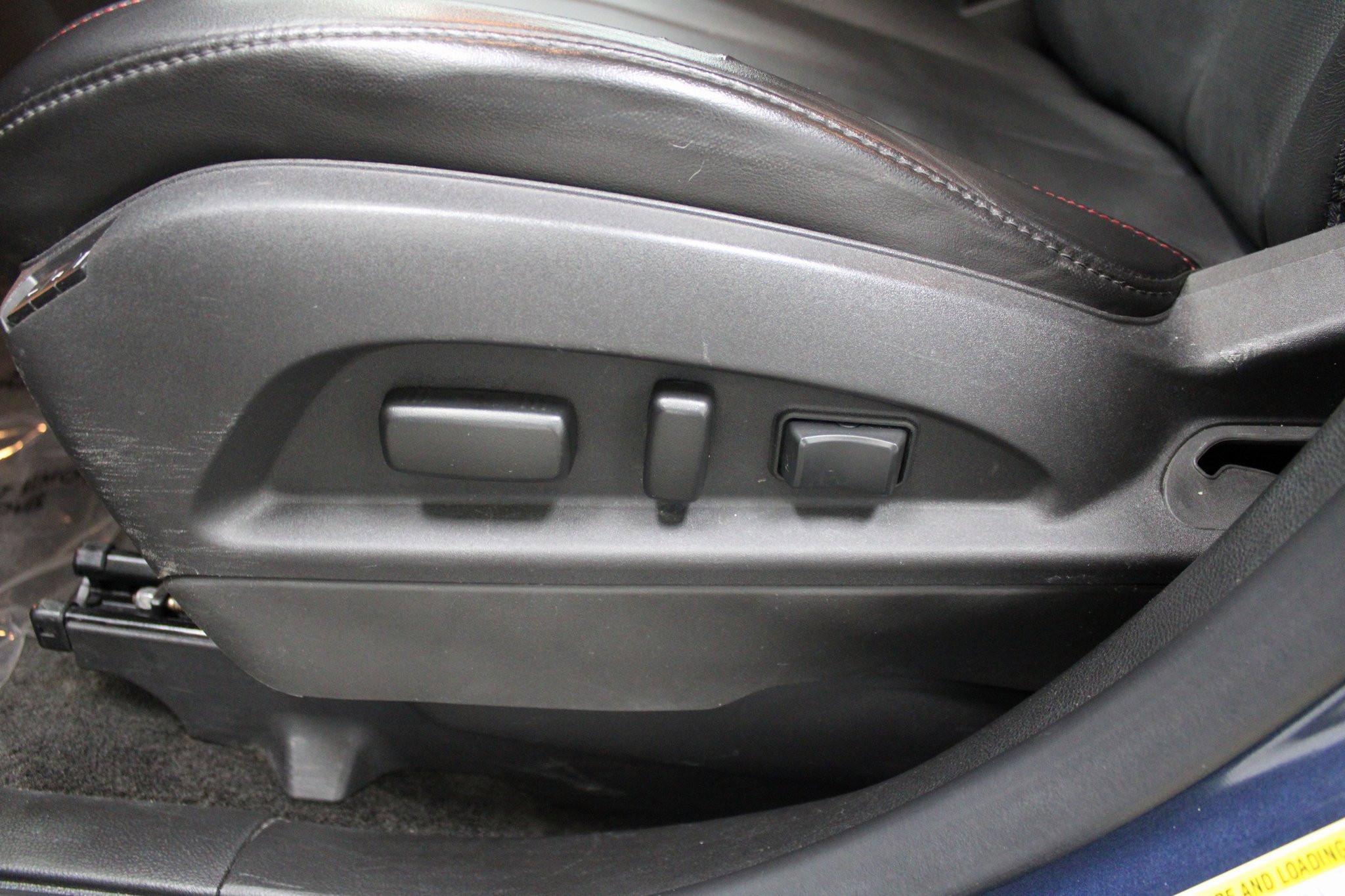 Used 2016 Chevrolet Equinox LTZ w/ Enhanced Convenience Package image 14