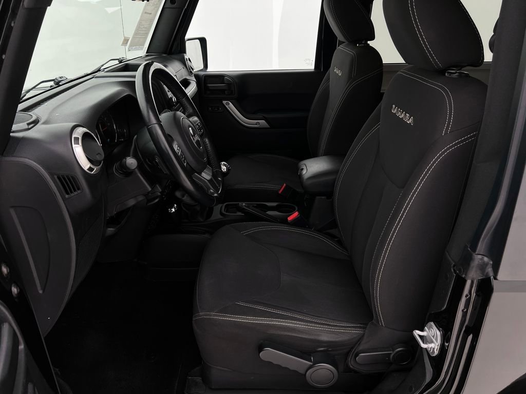 Used 2017 Jeep Wrangler Sahara w/ Connectivity Group image 11