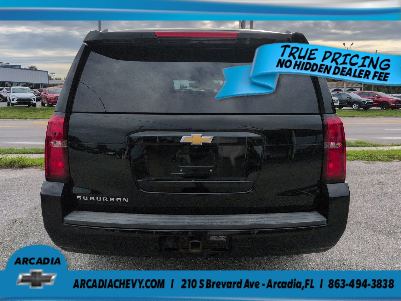 Used 2017 Chevrolet Suburban LT RWD image 5
