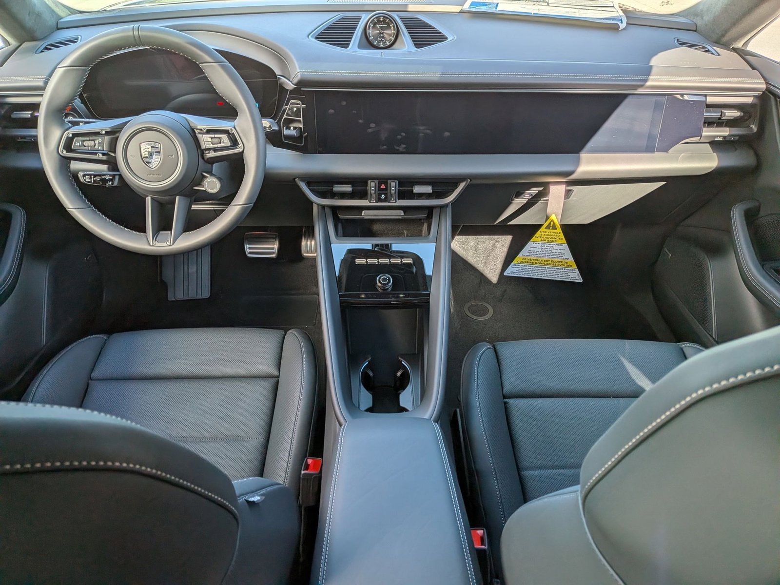 New 2025 Porsche Macan Turbo Electric AWD/4WD image 22