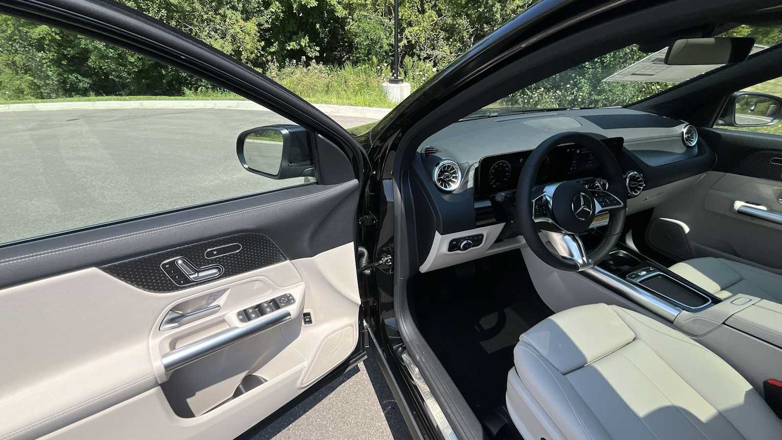 New 2026 Mercedes-Benz GLA 250 4MATIC image 16