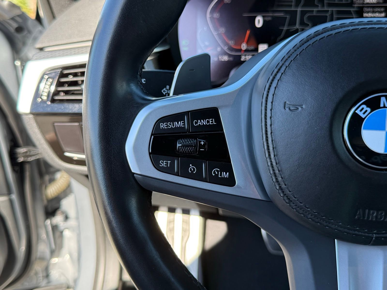 Used 2023 BMW 540i 540i w/ M Sport Package image 25