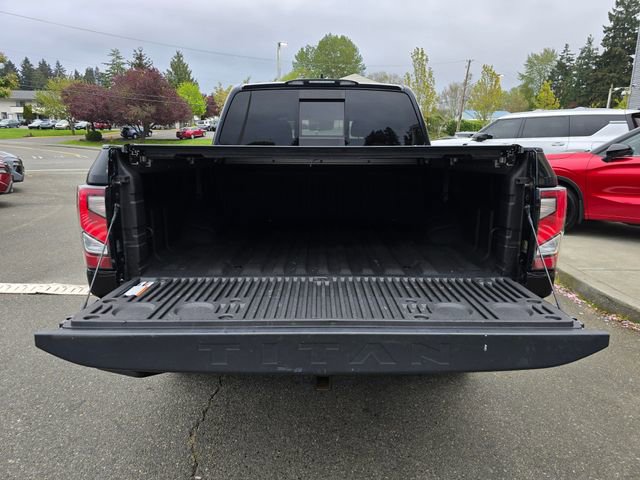 Used 2022 Nissan Titan PRO-4X w/ Pro-4x Convenience Package AWD/4WD image 9