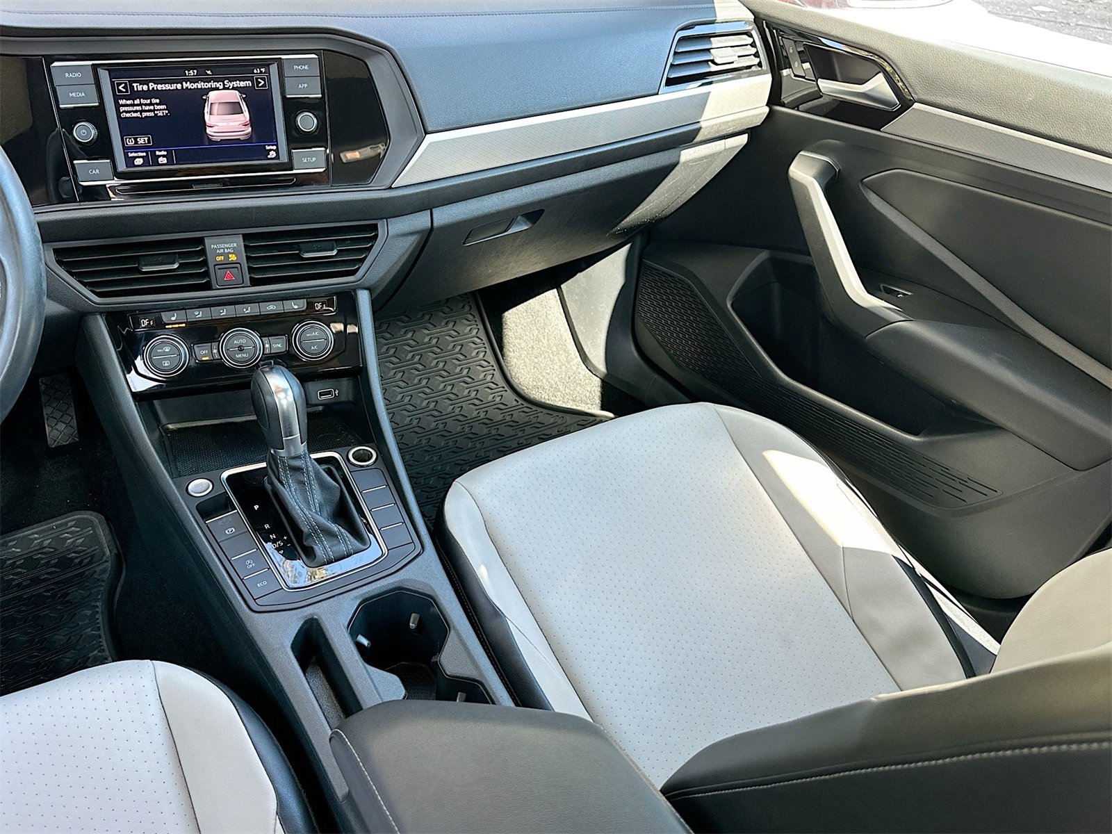 Used 2019 Volkswagen Jetta R-Line image 23