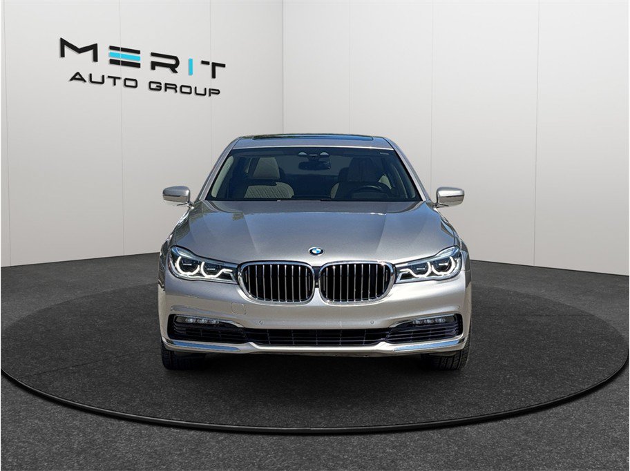 Used 2016 BMW 750i RWD image 3