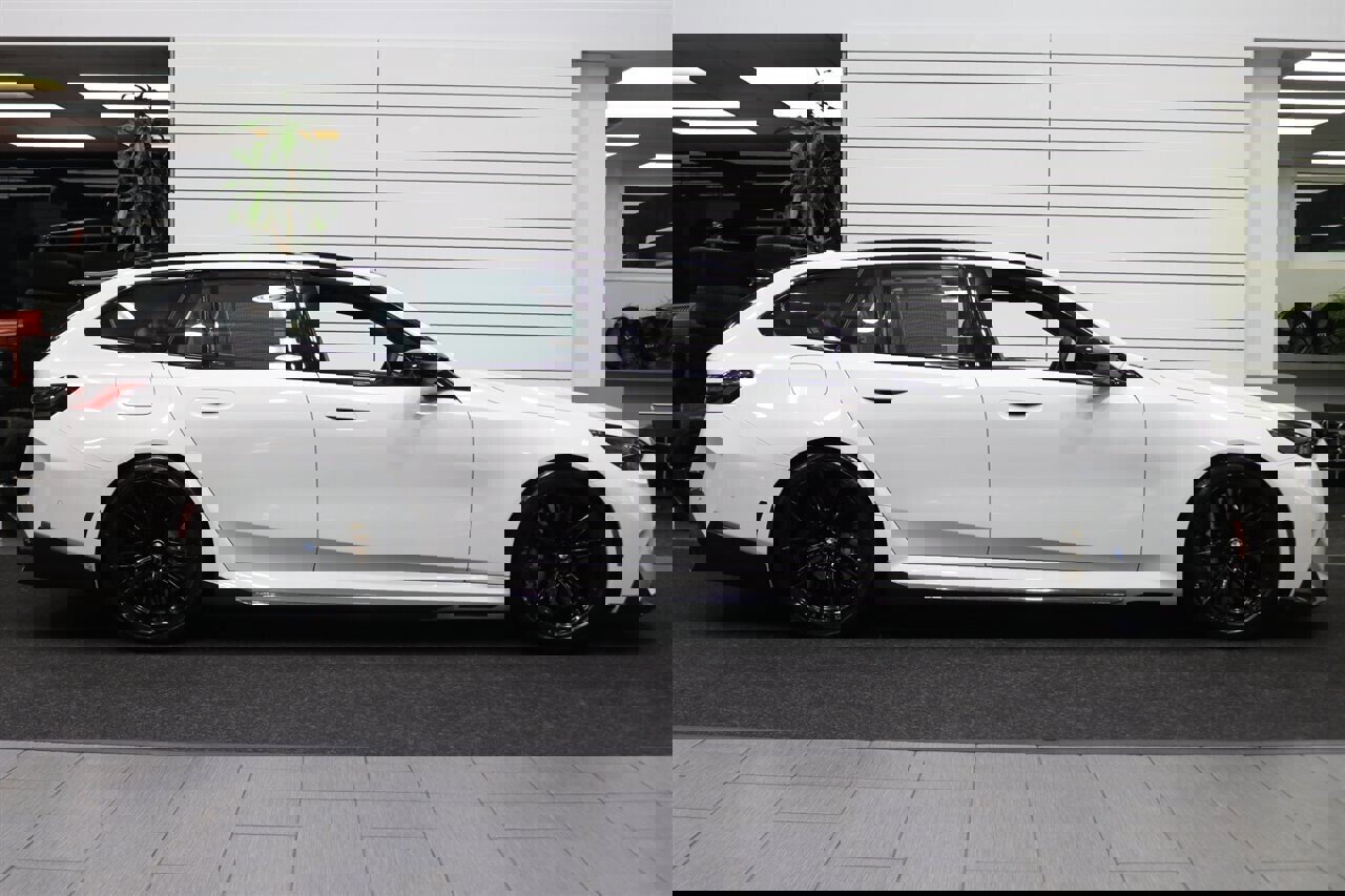 Used 2025 BMW M5 Touring w/ M Driver's Package image 5