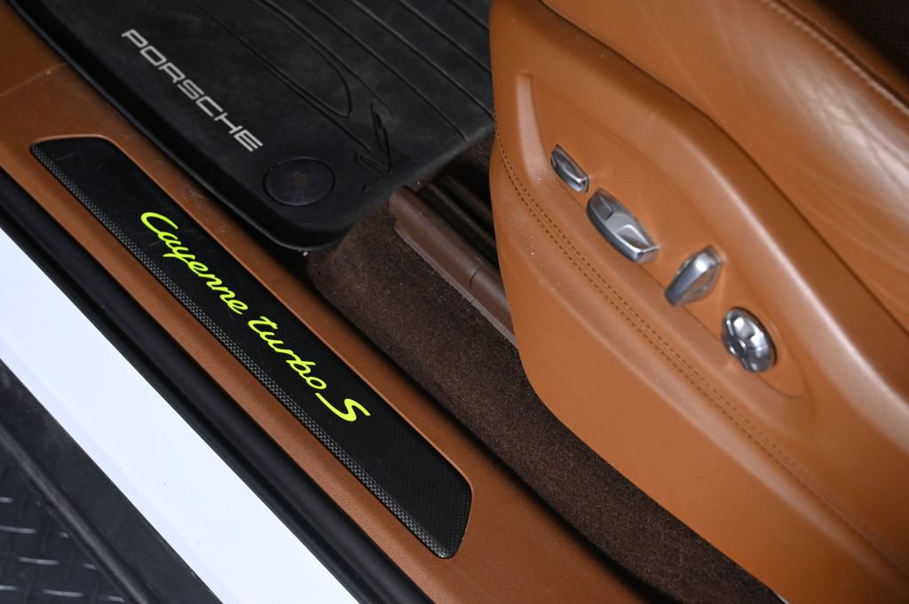 Certified 2023 Porsche Cayenne Turbo S AWD/4WD image 26