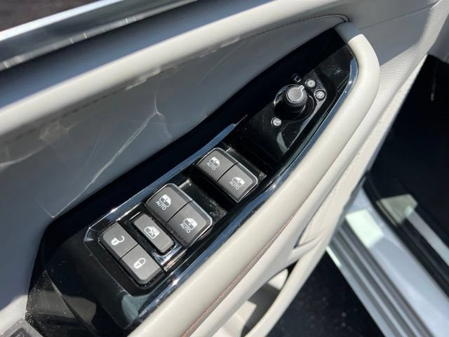 Used 2022 Jeep Grand Cherokee Overland AWD/4WD image 30