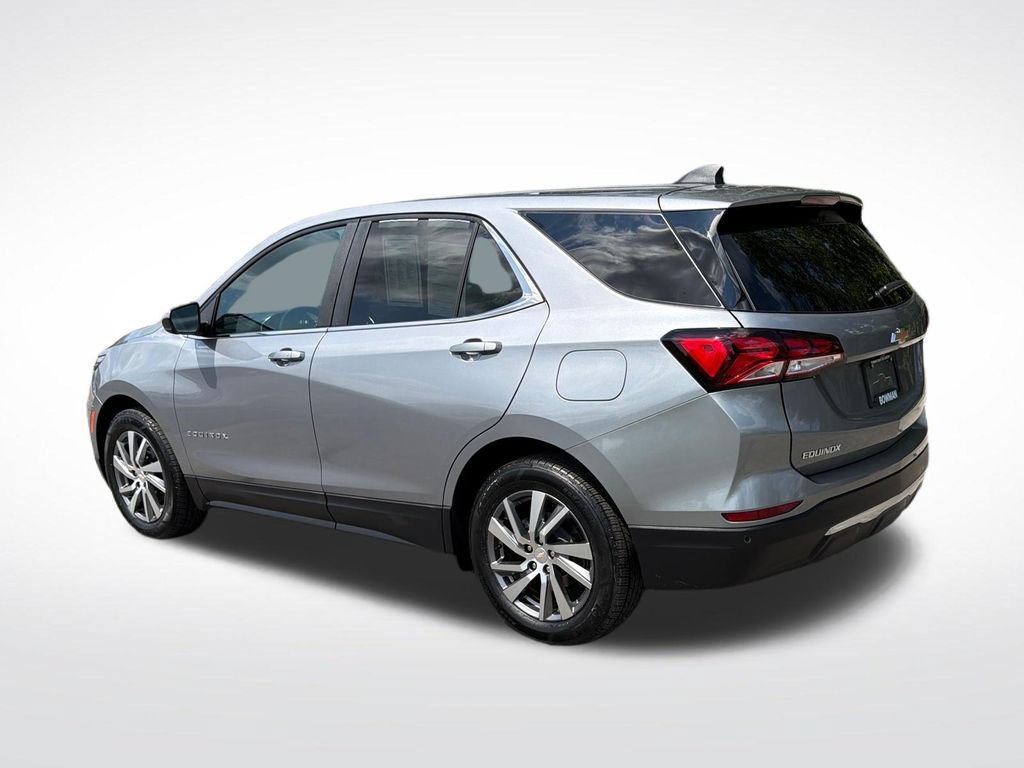 Used 2024 Chevrolet Equinox LT FWD image 3