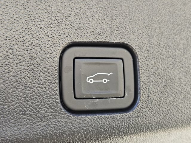 Used 2025 GMC Acadia Elevation w/ Elevation Premium Package FWD image 15