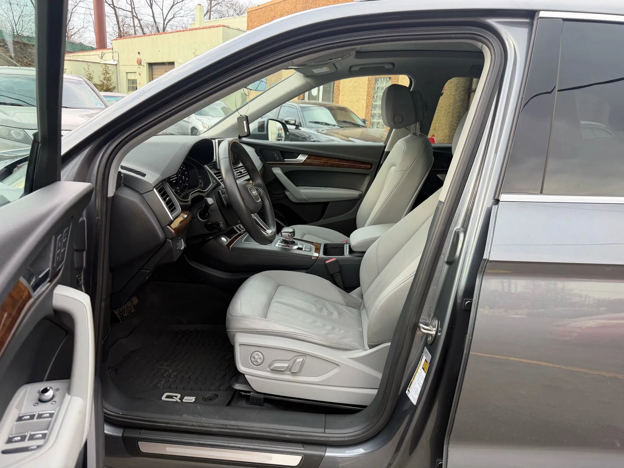 Used 2018 Audi Q5 2.0T Premium Plus image 25