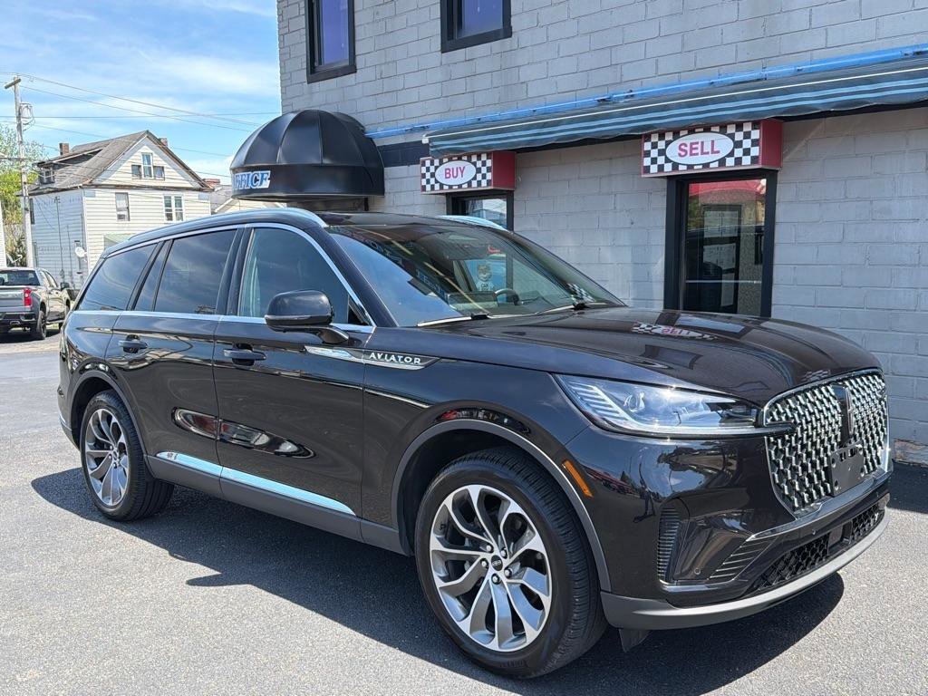 Used 2025 Lincoln Aviator Reserve AWD/4WD image 7