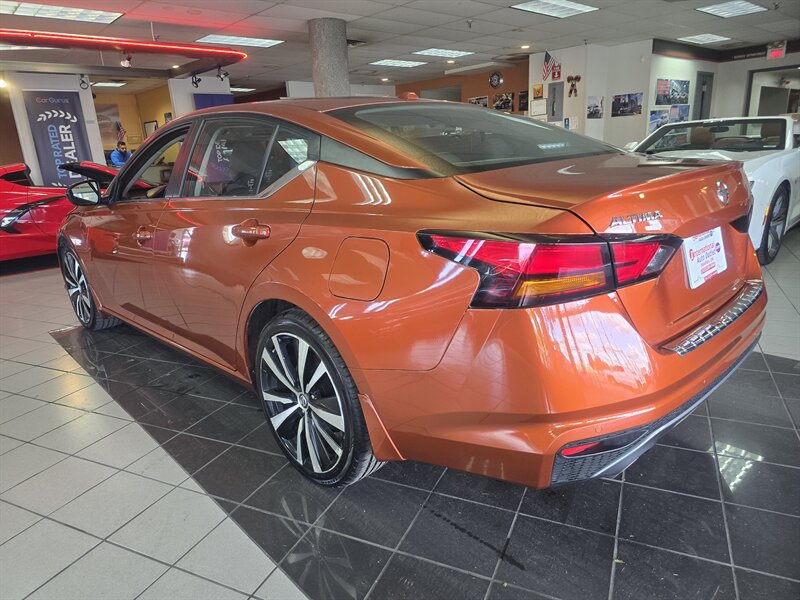 Used 2022 Nissan Altima 2.5 SR FWD image 6
