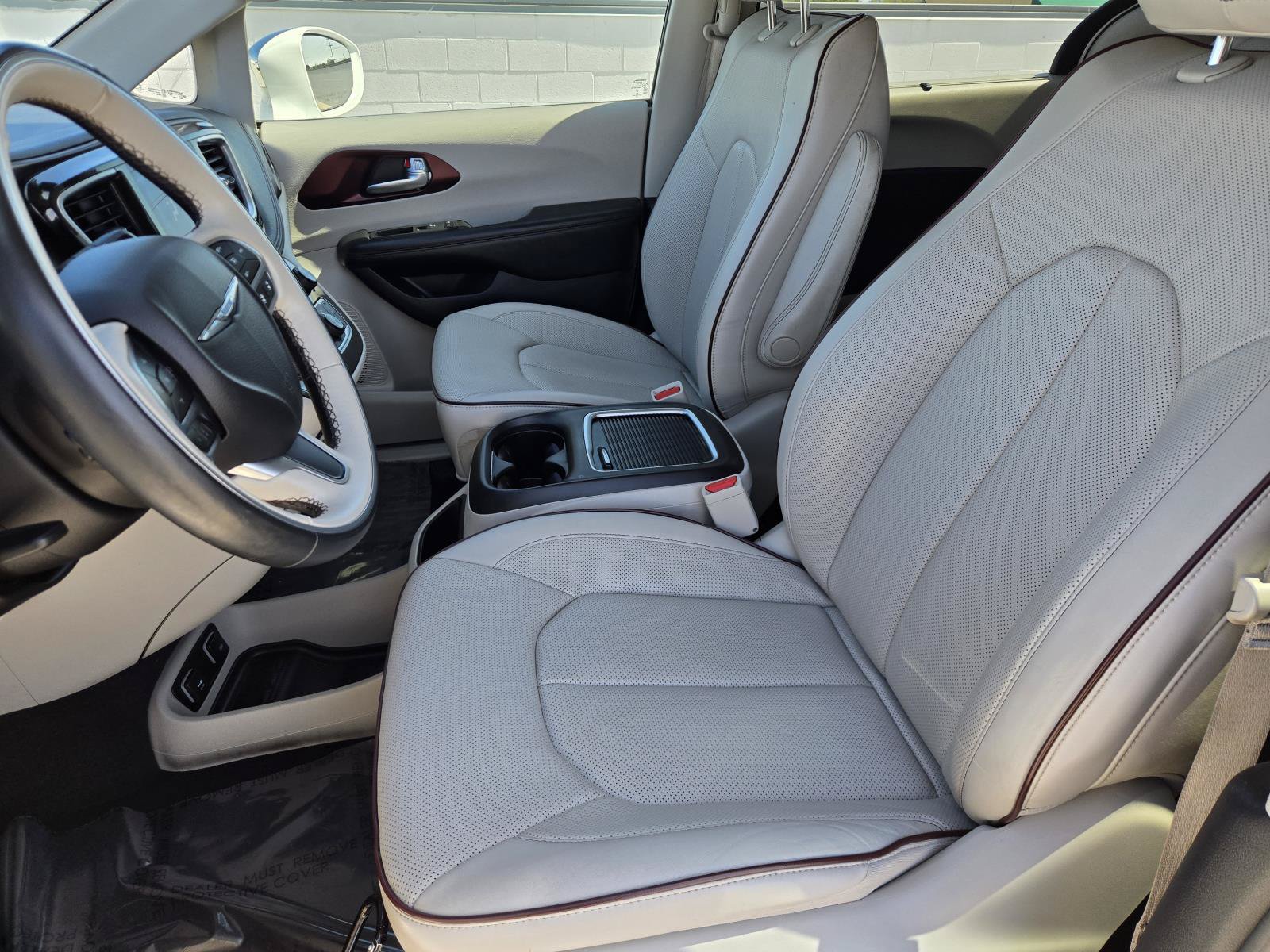Used 2018 Chrysler Pacifica Limited w/ Tire & Wheel Group FWD image 23