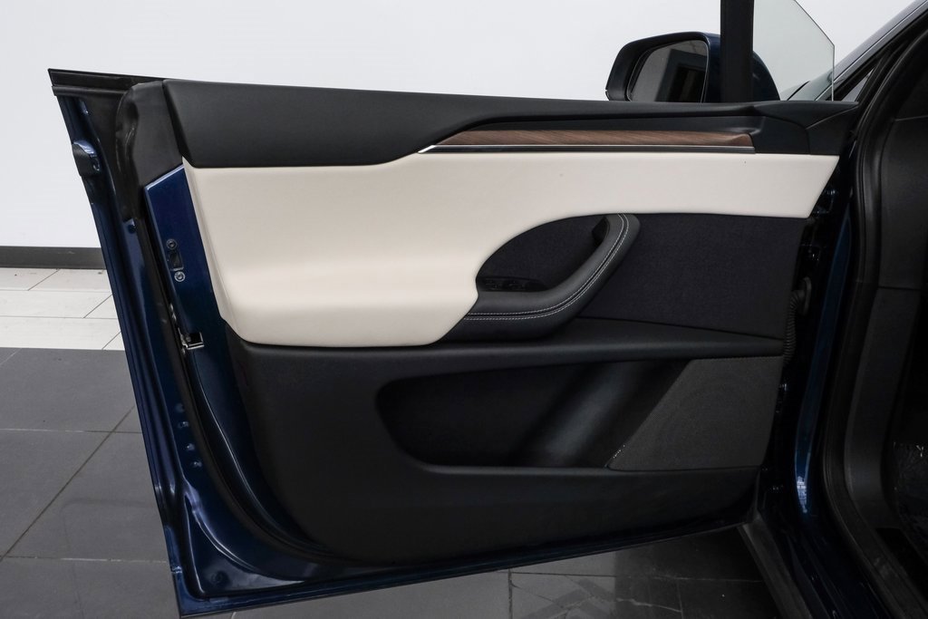Used 2022 Tesla Model X image 51