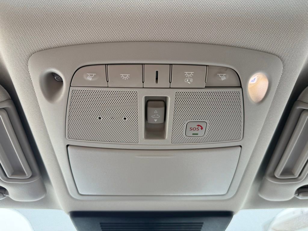 Used 2024 Nissan Armada SL w/ Captain's Chairs Package RWD image 21