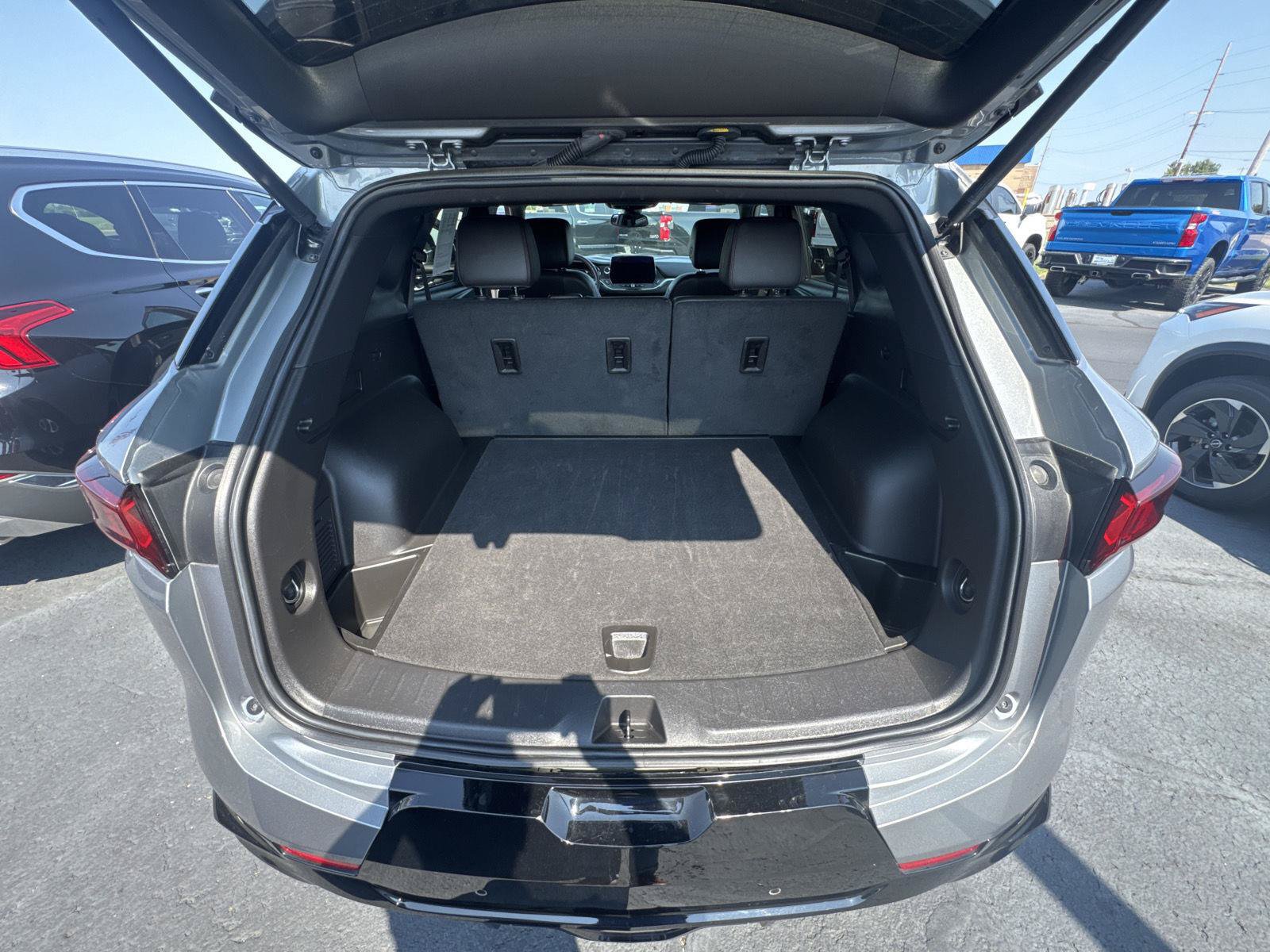 Used 2025 Chevrolet Blazer RS FWD image 13